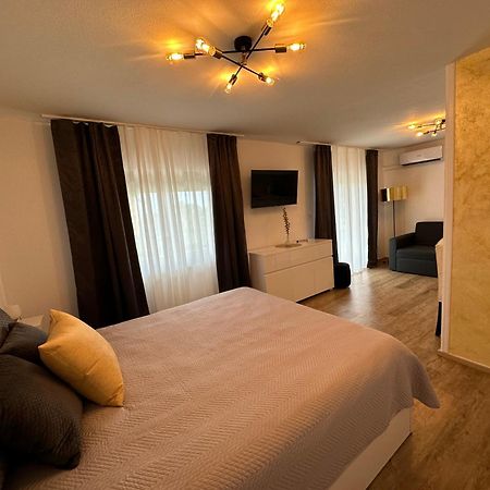 Apartmaji Meli Pu Izola Exterior foto